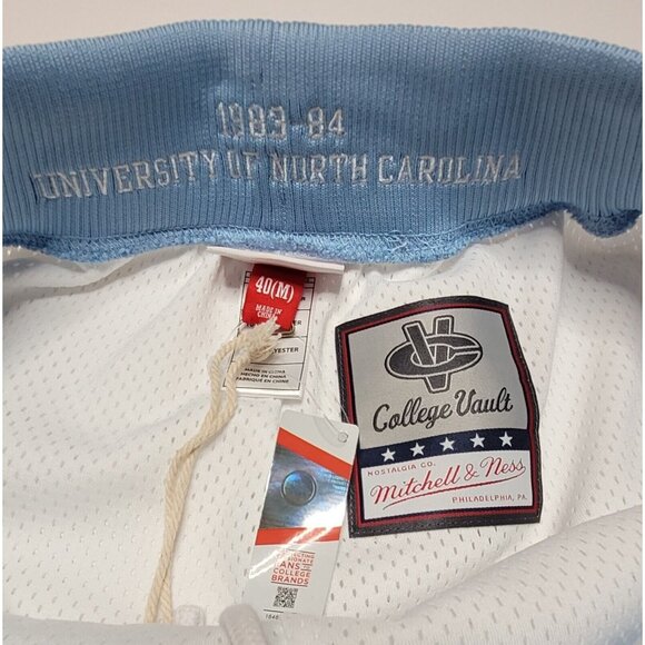 Mitchell & Ness UNC North Carolina Tar Heels 1983-84 Shorts - Picture 4 of 5